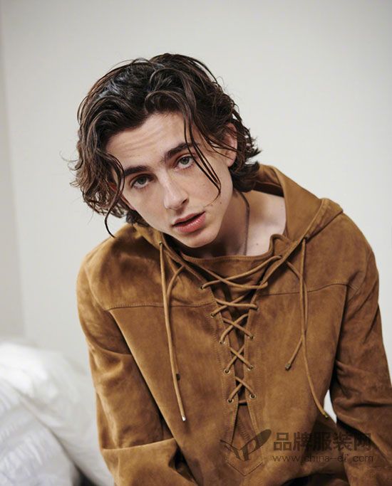 “小甜茶”Timothée Chalamet登《VMAN》最新一期封面屋頂秧田工裝